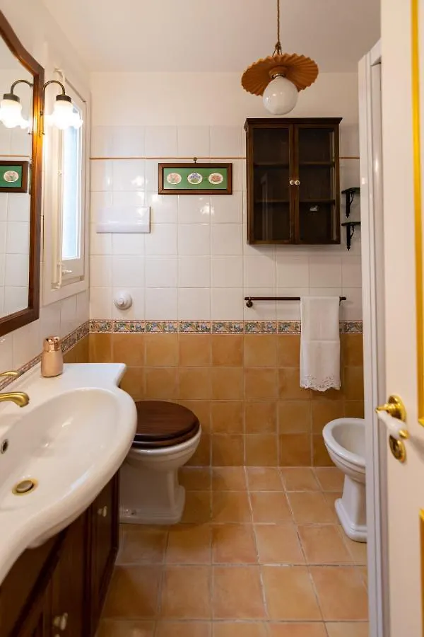 Apartment Le Rose Di Nonna Maria, Appartamento Di Lusso In Centro Citta Palermo Italy